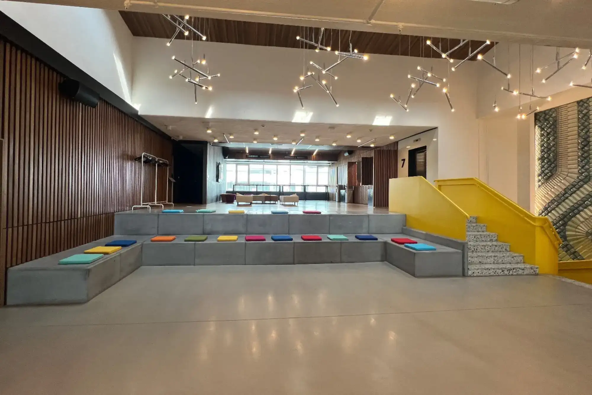 izq-megacorn-etkinlik-salonu-slider4